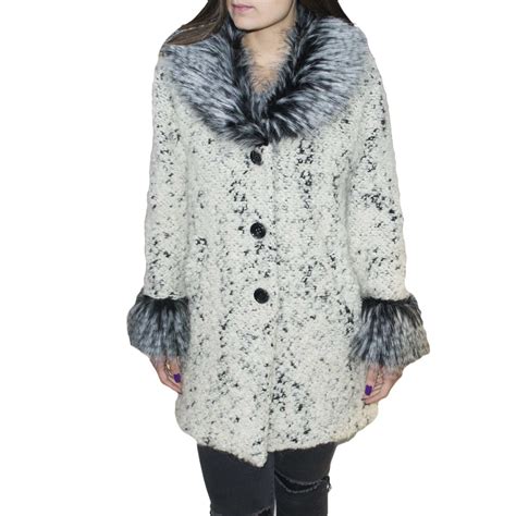 giacca chanel con il collo pelliccia